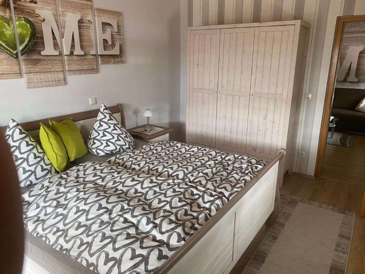 Ferienwohnung „Thea“ Бад Лаузик Екстериор снимка