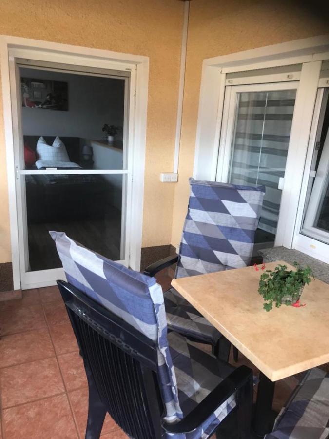 Ferienwohnung „Thea“ Бад Лаузик Екстериор снимка
