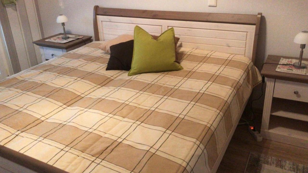 Ferienwohnung „Thea“ Бад Лаузик Екстериор снимка
