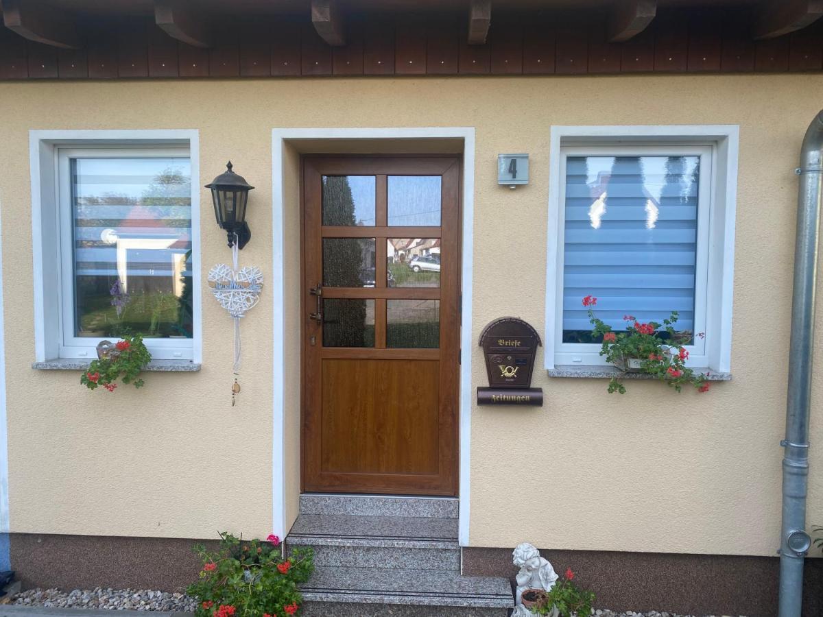 Ferienwohnung „Thea“ Бад Лаузик Екстериор снимка
