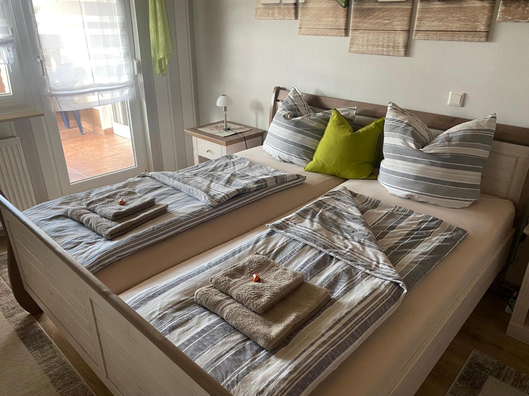 Ferienwohnung „Thea“ Бад Лаузик Екстериор снимка
