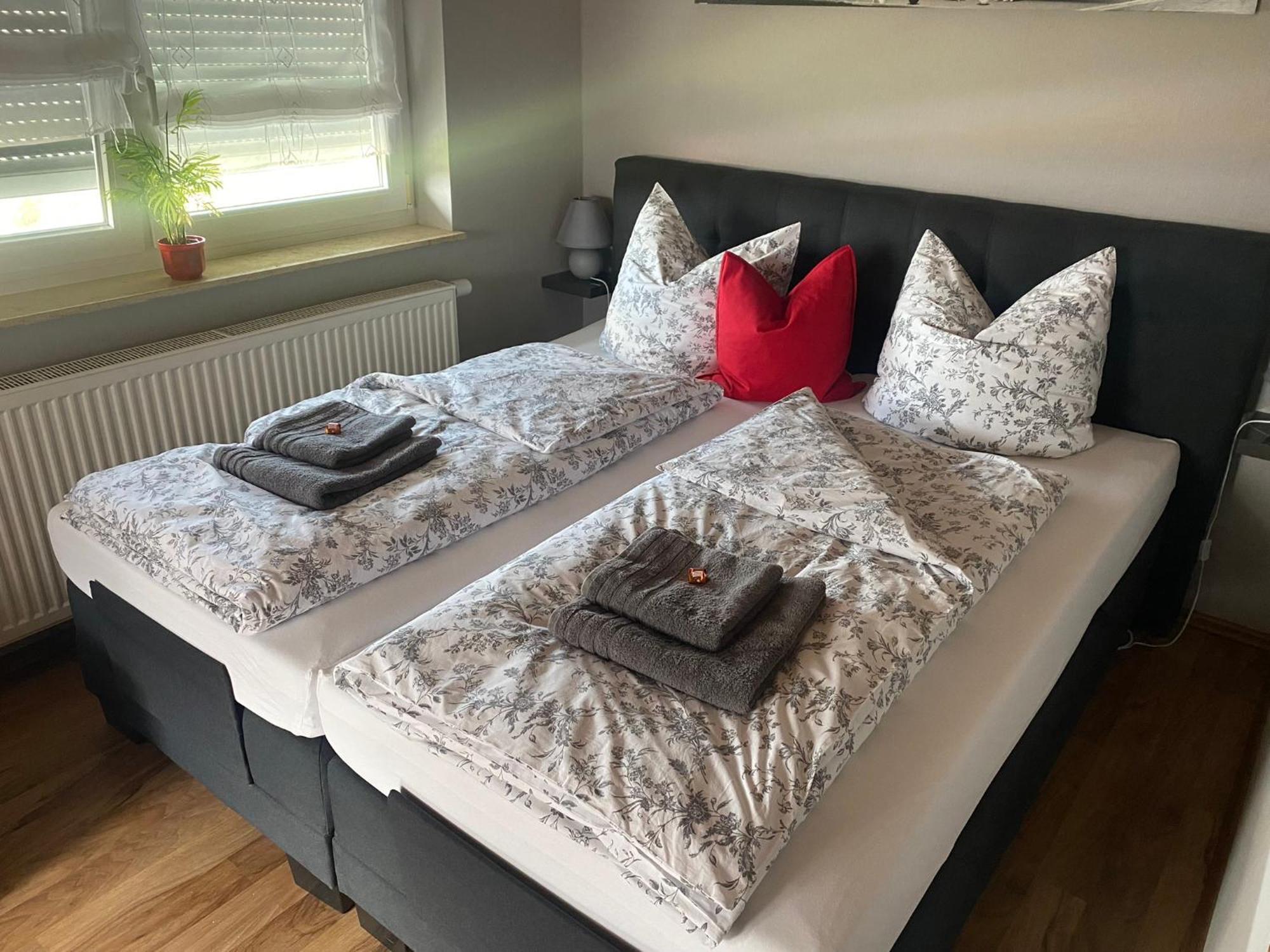 Ferienwohnung „Thea“ Бад Лаузик Екстериор снимка