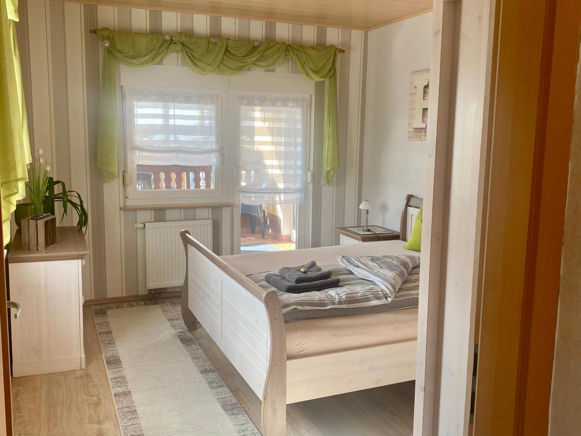 Ferienwohnung „Thea“ Бад Лаузик Екстериор снимка